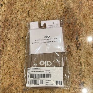 ALO Yoga BRAND NEW Unisex Half-Crew Sock - Gravel/White